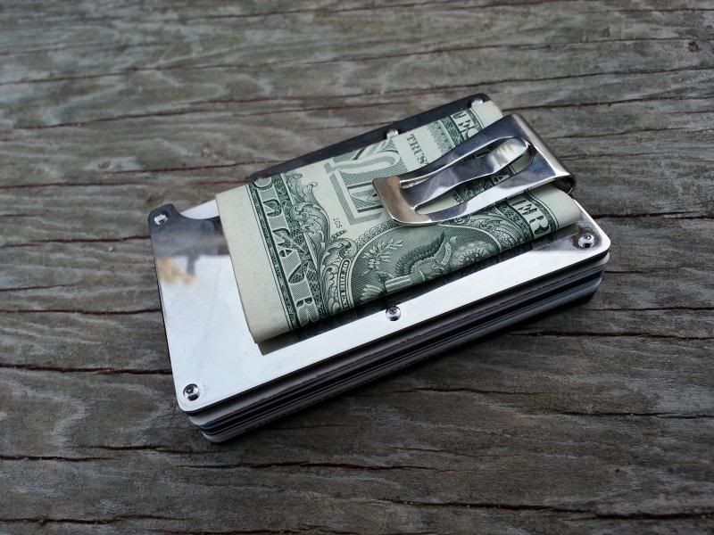 Ridge Wallet Aluminum Vs Titanium Vs Carbon Fiber IUCN Water