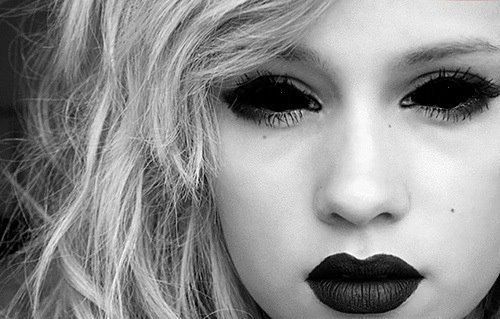  photo Beautiful-black-and-white-black-lipstick-blonde-cute-Favim.com-253183_zpsi3lrdybf.jpeg