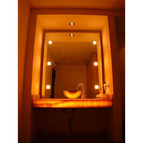 mirrorframelighting.jpg