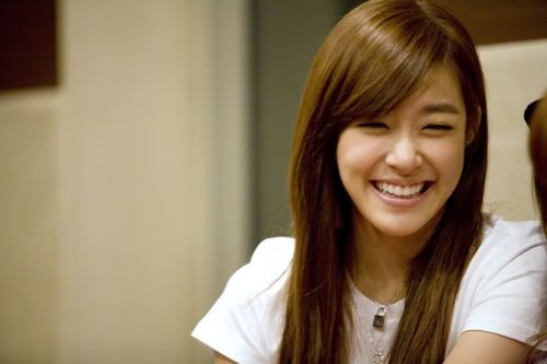 snsdtiffanyeyesmile3.jpg