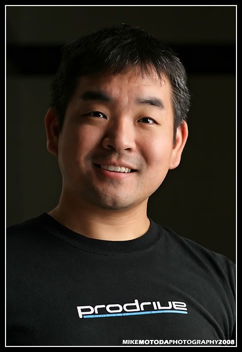 IMAGE: http://i95.photobucket.com/albums/l131/mmotoda/20080226flash/20080226_mike_strobe_test_02.jpg
