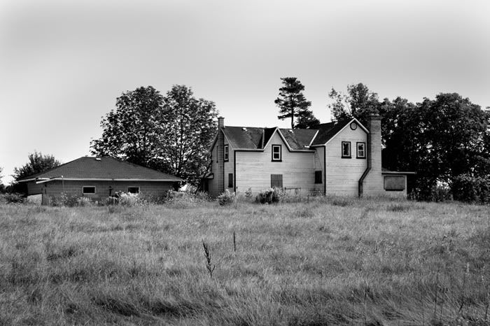 IMAGE: http://i95.photobucket.com/albums/l133/teamhaymaker/LBLhouse4.jpg