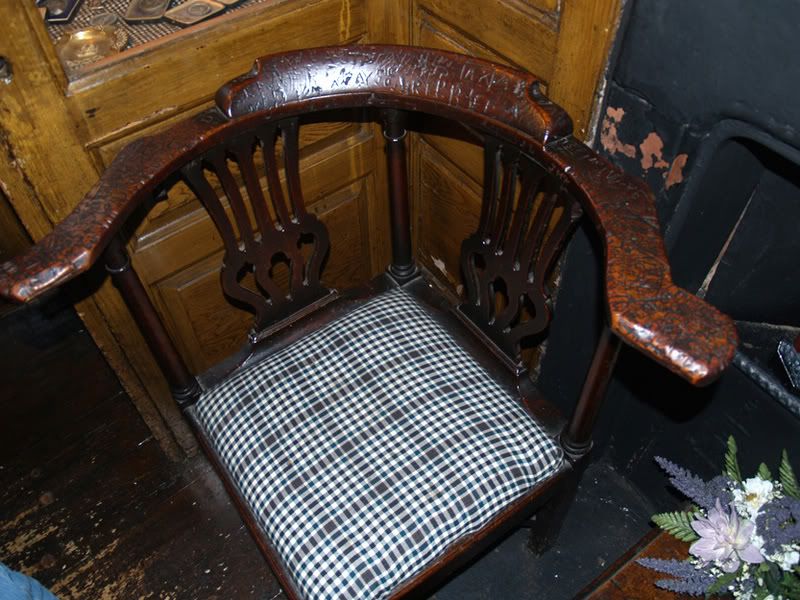 kilt chair