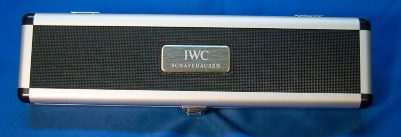 i95.photobucket.com/albums/l156/wbarker75/IWC%20Goodies/Carvingsetmetalboxblue.jpg