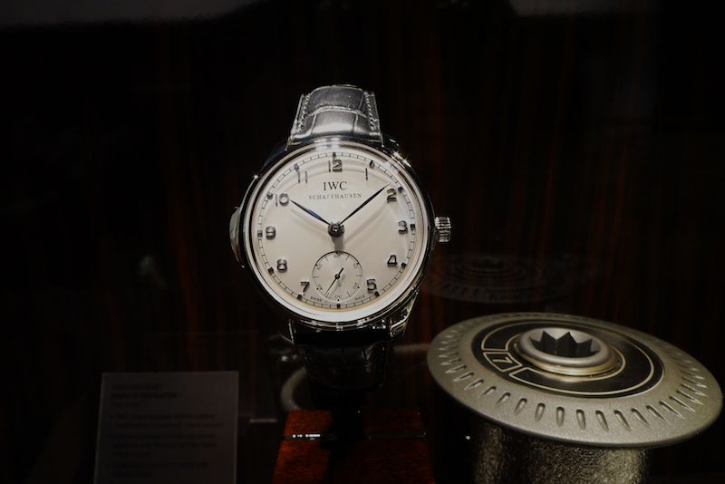  http://i95.photobucket.com/albums/l156/wbarker75/SIHH%202010%20Watches/L1010083.jpg 