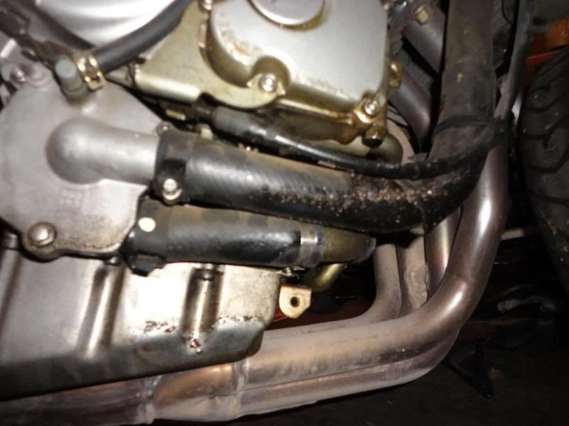 Where's the oil leak coming from? Pics inside Yamaha R6 Forum YZFR6