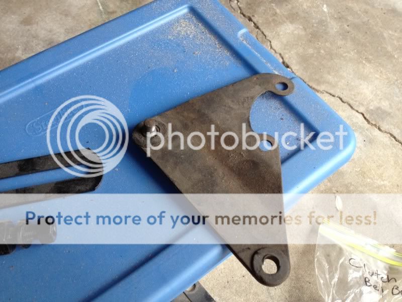 Upper_radiator_bracket_identification